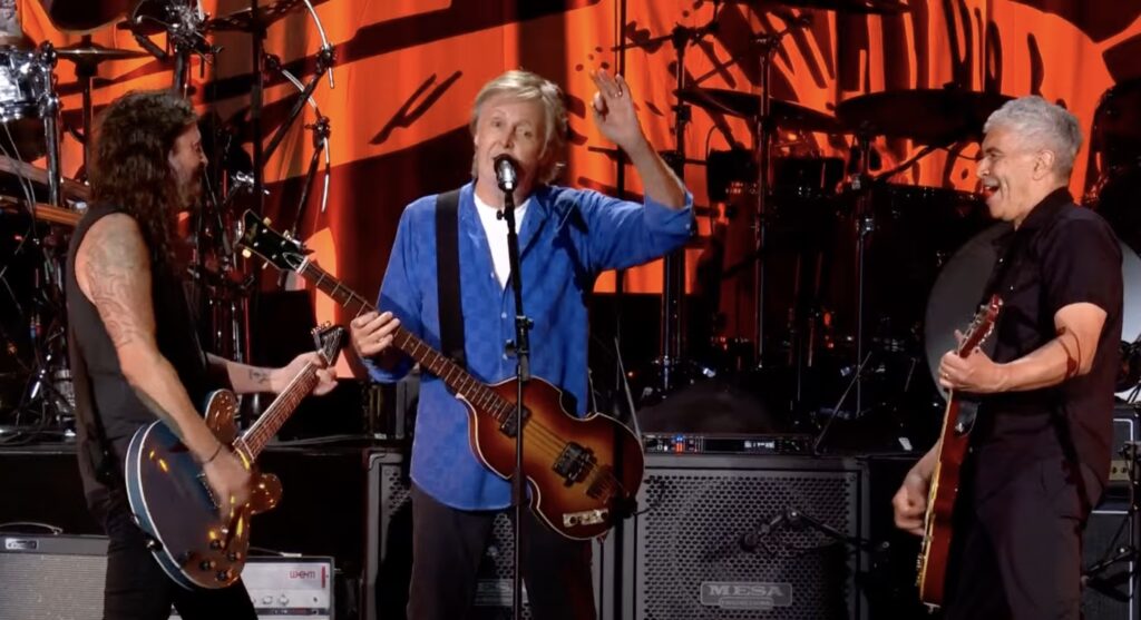 see-paul-mccartney-sing-‘oh!-darling’-live-for-first-time-at-taylor-hawkins-tribute-concert