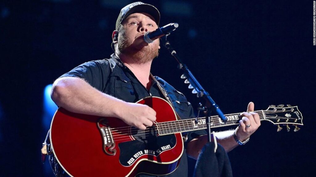 luke-combs-refunded-a-concert-over-the-weekend-because-his-voice-wasn’t-up-to-par