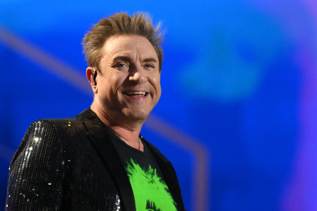 ‘we-say-goodbye’:-duran-duran-honors-queen-elizabeth-ii-at-hollywood-bowl