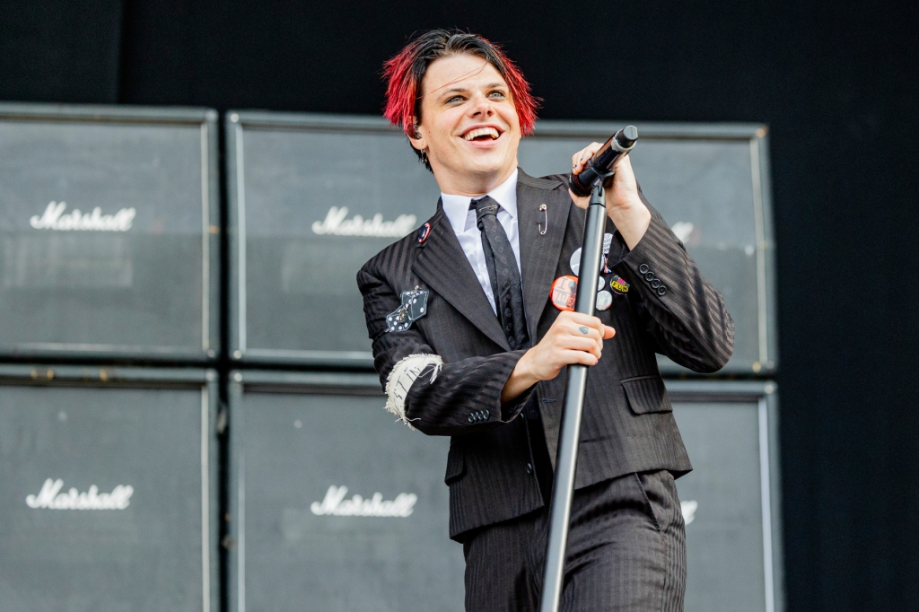 yungblud-sets-2023-tour-in-support-of-self-titled-album