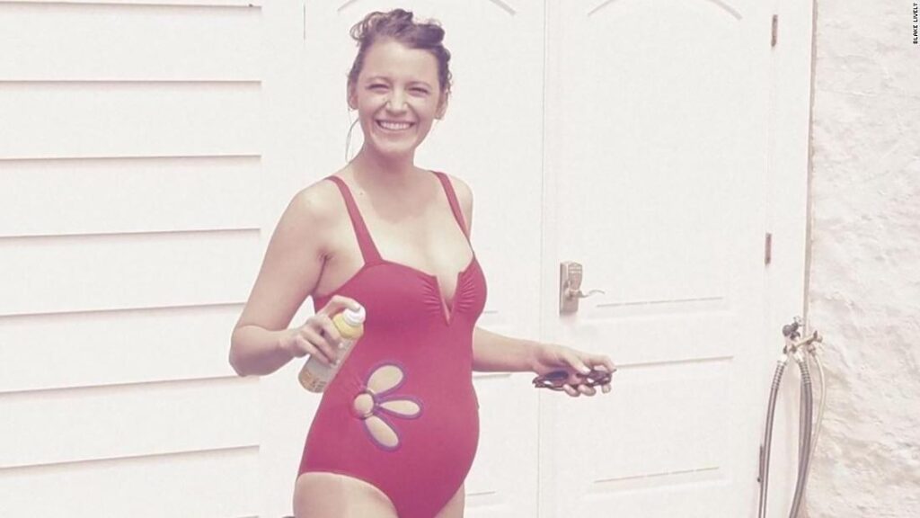 blake-lively-shares-pregnancy-pics-to-thwart-paparazzi