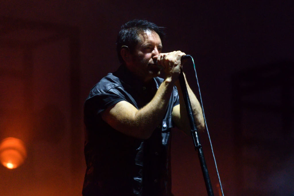 watch-nine-inch-nails-reunite-with-former-members,-cover-‘hey-man-nice-shot’-at-cleveland-concert