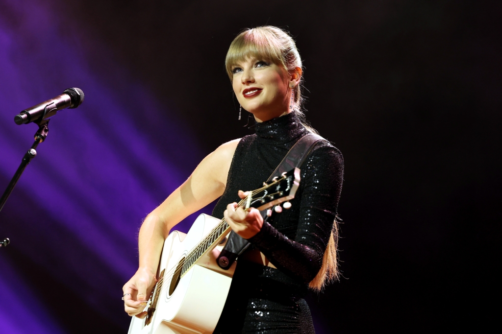 taylor-swift-drops-‘midnight-rain’-tracklist-reveal
