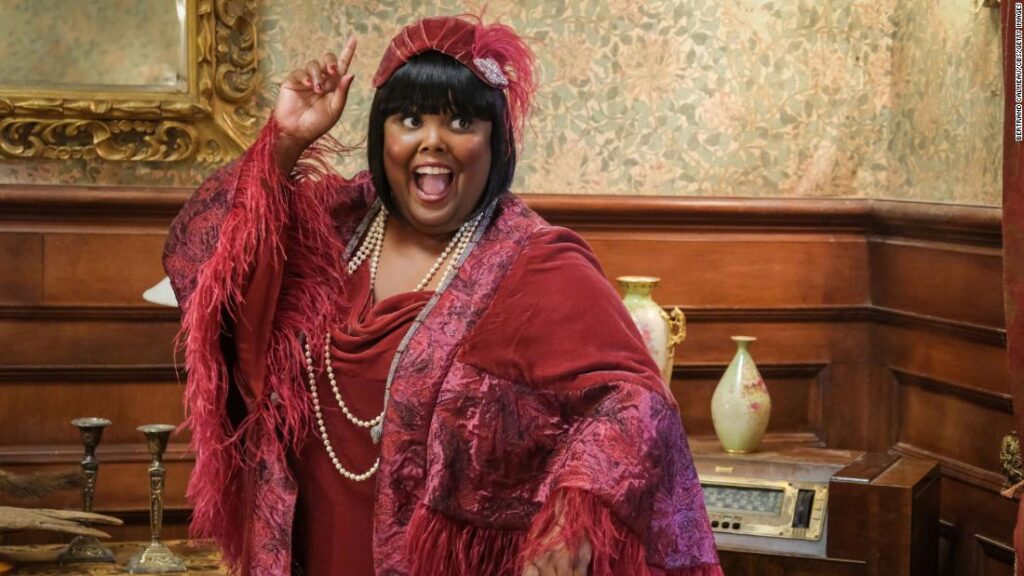 danielle-pinnock-went-from-spoofing-hollywood-to-starring-in-one-of-its-hottest-comedies