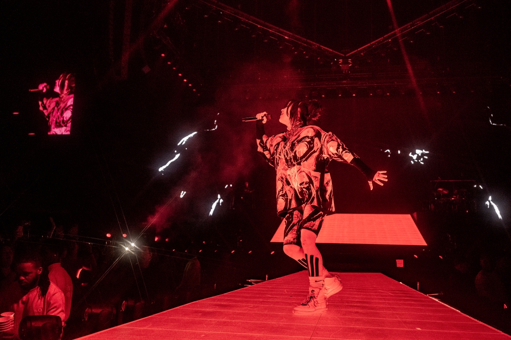 how-to-watch-billie-eilish’s-‘happier-than-ever’-world-tour-livestream-concert-on-apple-music