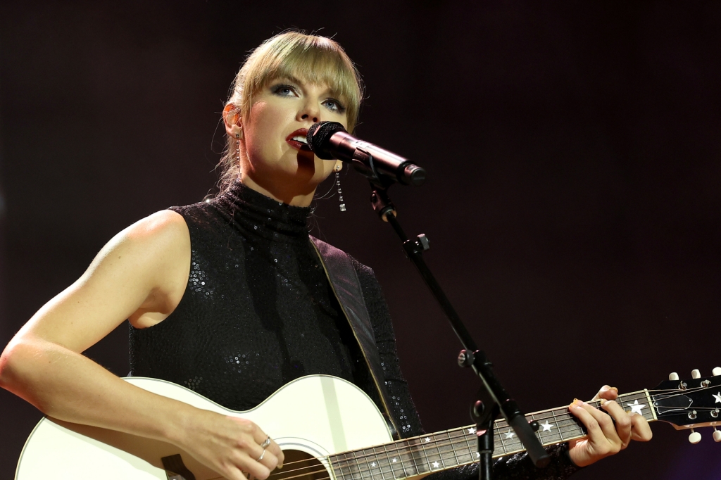 taylor-swift-shares-‘anti-hero’-song-title-from-‘midnights’