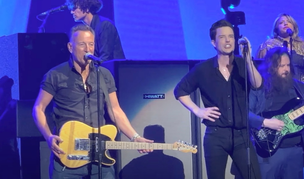 see-bruce-springsteen-join-the-killers-for-three-song-encore-at-madison-square-garden