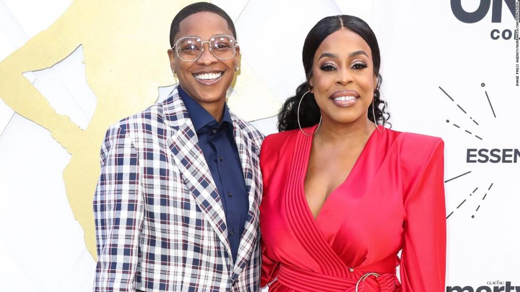 niecy-nash’s-wife-has-the-wrong-name-tattooed-on-her-neck-after-a-misunderstanding