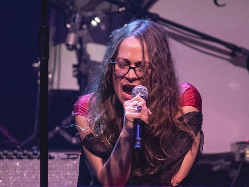 fiona-apple-gets-her-tolkien-on-with-new-rings-of-power-song-‘where-the-shadows-lie’