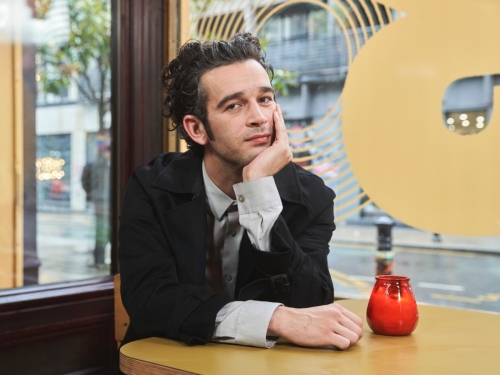 the-1975’s-matty-healy-opens-up-about-heroin-addiction-and-the-‘emotional-hangover’-that-followed-his-bandmate’s-intervention