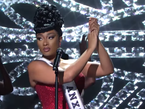 ‘snl’:-watch-megan-thee-stallion-perform-‘anxiety,’-‘plan-b’