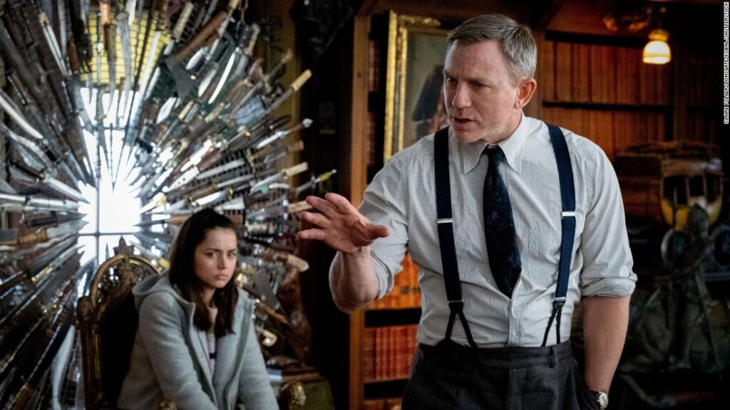 ‘knives-out’-director-is-revealing-the-sexuality-of-daniel-craig’s-character