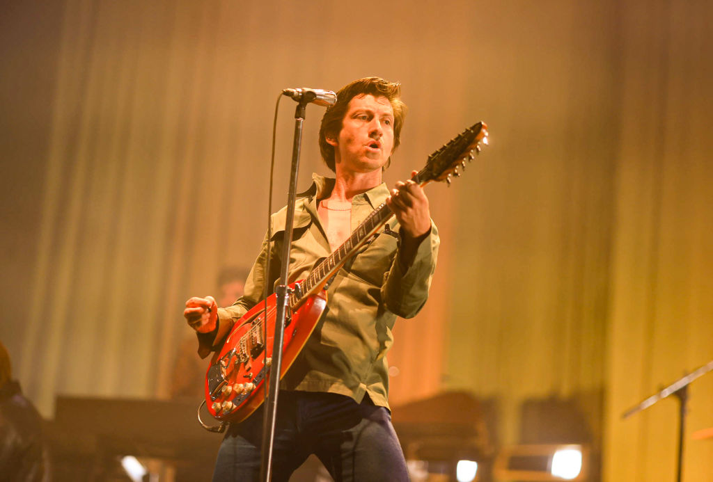 see-arctic-monkeys-debut-‘the-car’-songs-in-brooklyn-concert-footage