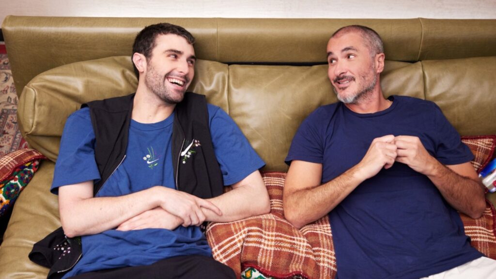 fred-again-fires-up-the-mpc-and-wows-zane-lowe-with-his-beat-building-abilities