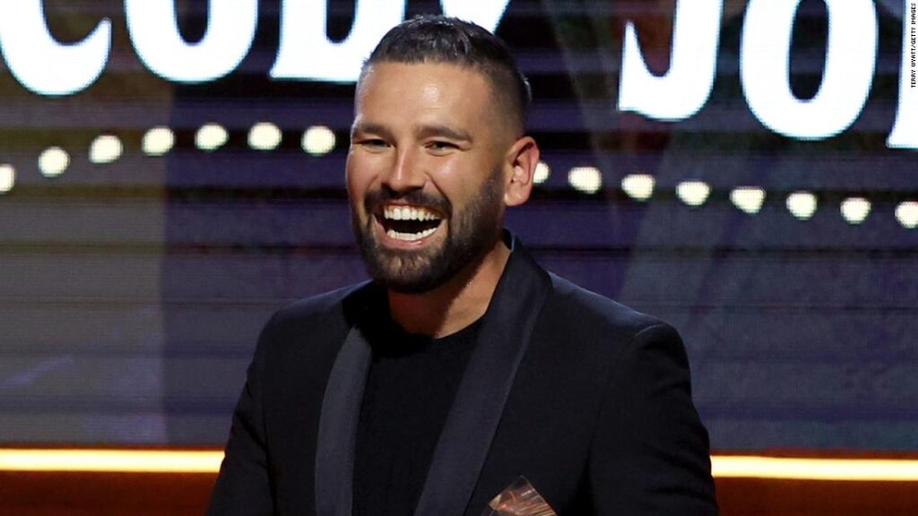 shay-mooney-of-dan-+-shay-has-shed-almost-50-pounds-in-5-months