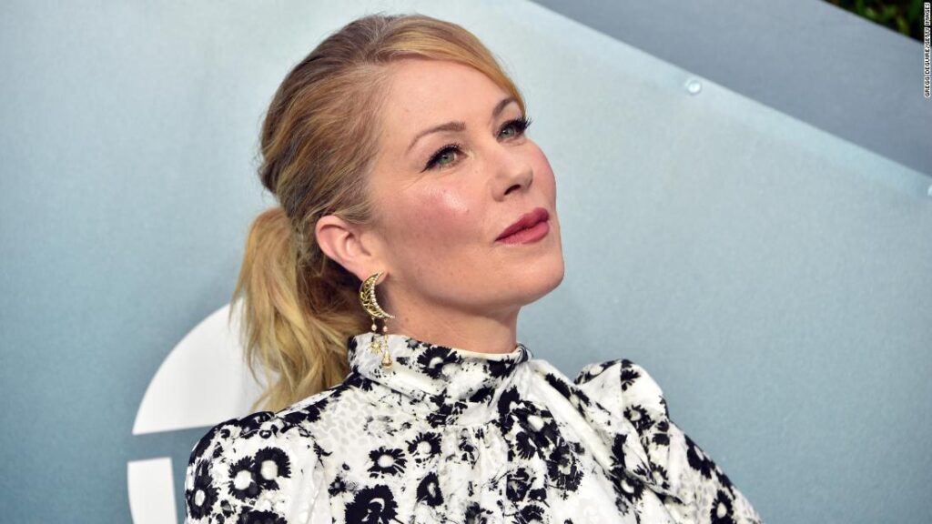 christina-applegate-discusses-her-resolve-to-finish-the-final-season-of-‘dead-to-me’-amid-her-multiple-sclerosis-diagnosis