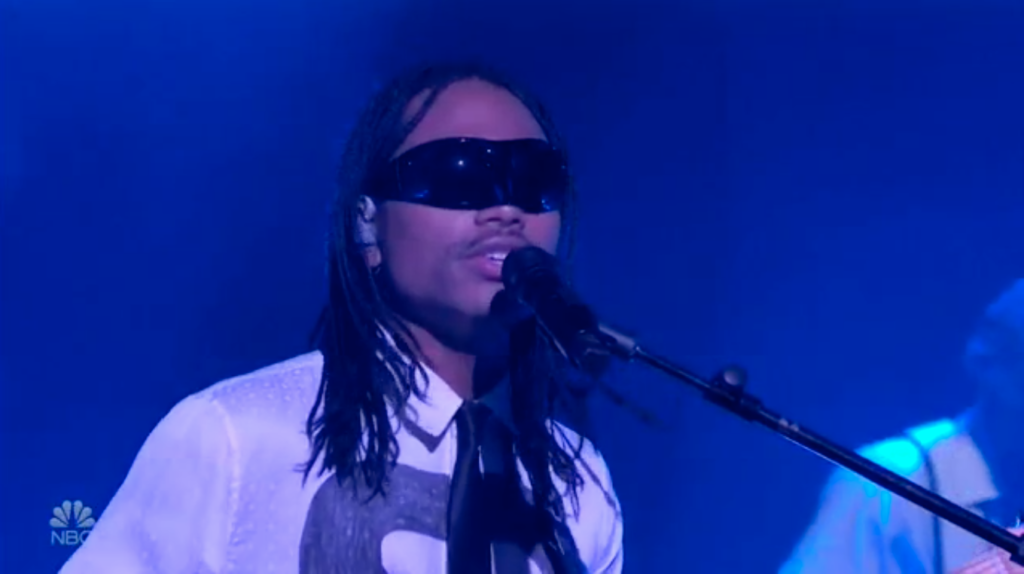‘snl’:-watch-steve-lacy-perform-‘bad-habit,‘-’helmet’