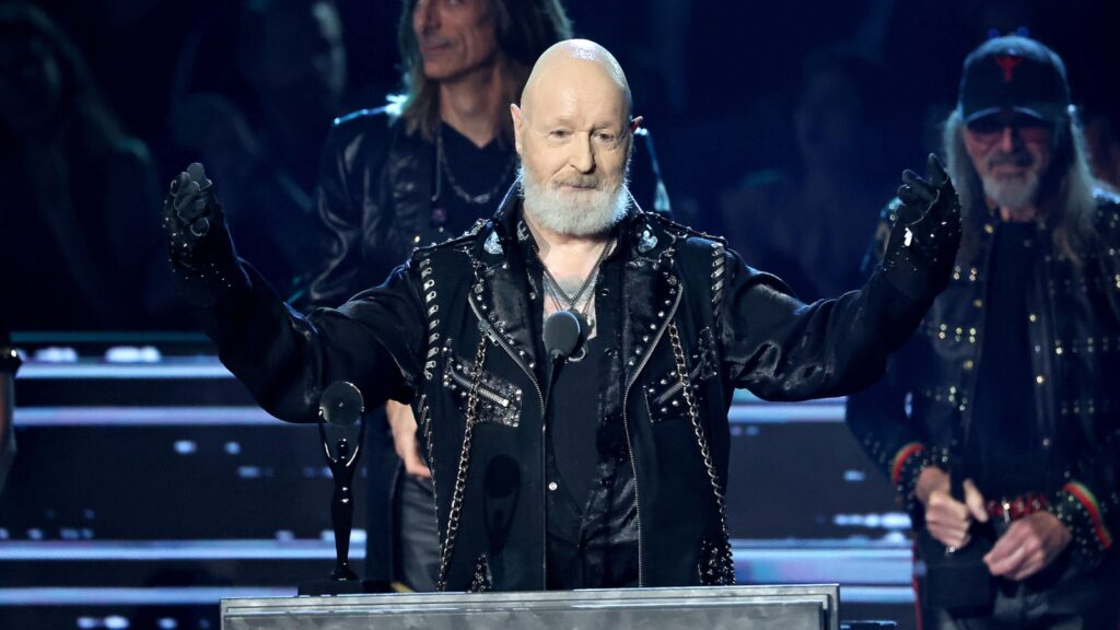judas-priest-joined-by-estranged-members-kk.-downing,-les-binks-at-rock-&-roll-hall-of-fame-induction