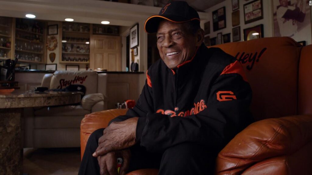 ‘say-hey,-willie-mays!’-is-a-golden-gift-to-baseball-fans-that-makes-one-error