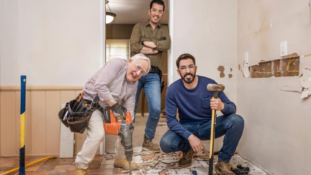 leslie-jordan-gifted-his-best-friends-an-hgtv-home-renovation-before-his-death