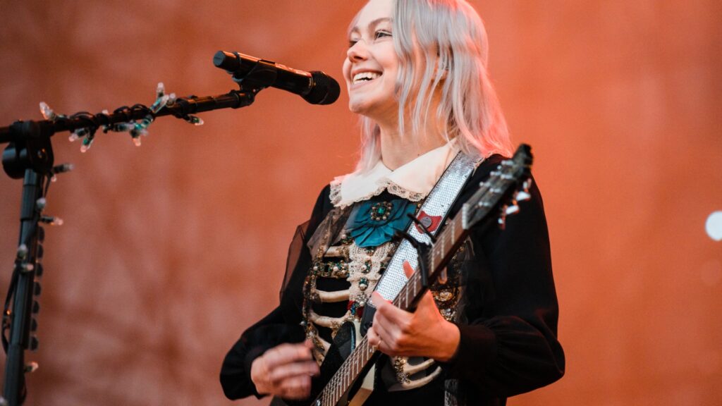 phoebe-bridgers-wins-dismissal-of-‘frivolous’-$3.8-million-defamation-lawsuit