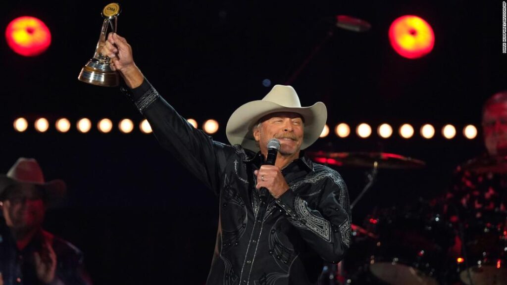 alan-jackson-honored-with-cma’s-lifetime-achievement-award