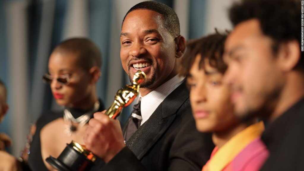 the-director-of-will-smith’s-new-movie-hopes-audiences-can-get-past-the-infamous-oscars-slap