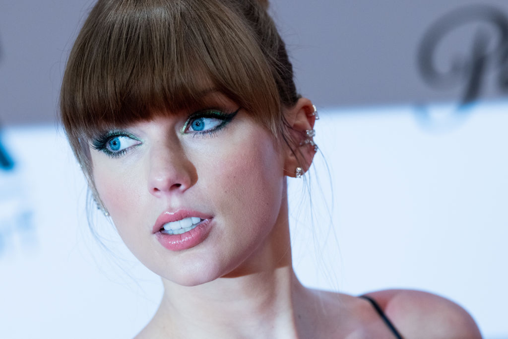 ticketmaster-adds-to-the-chaos,-cancels-general-on-sale-for-taylor-swift’s-the-eras-tour
