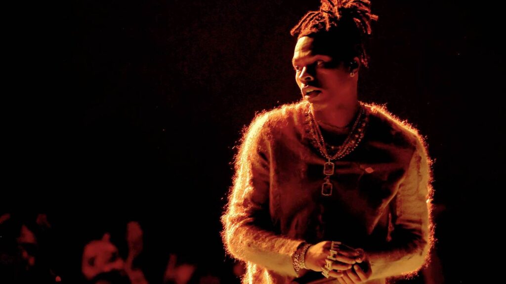 lil-baby-blazes-through-‘in-a-minute,‘-’california-breeze’-medley-at-2022-amas