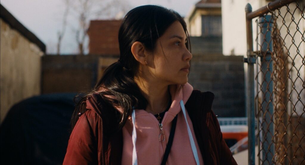 “el-carrito”-illuminates-intimate-corners-of-the-american-immigrant-experience