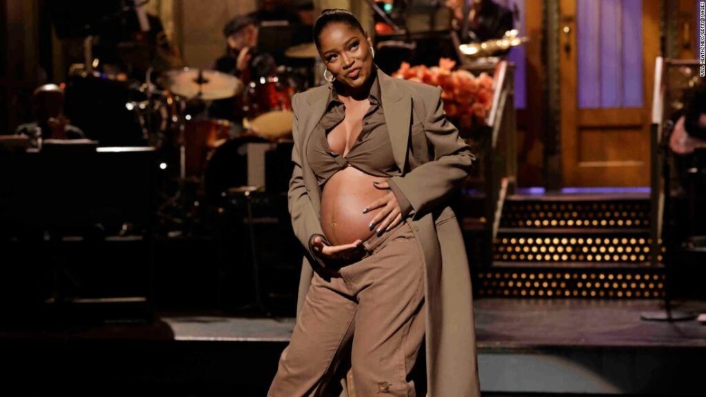 keke-palmer-reveals-baby-bump-as-part-of-her-‘saturday-night-live’-opening-monologue