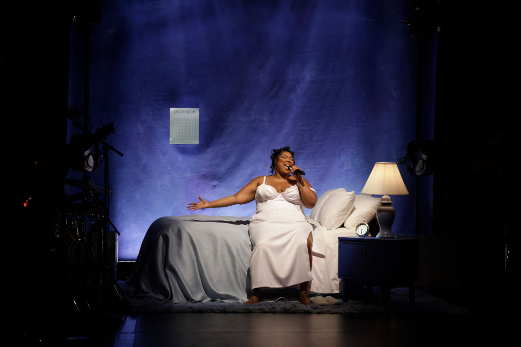 see-lizzo-cover-a-stevie-wonder-christmas-classic-on-‘snl’