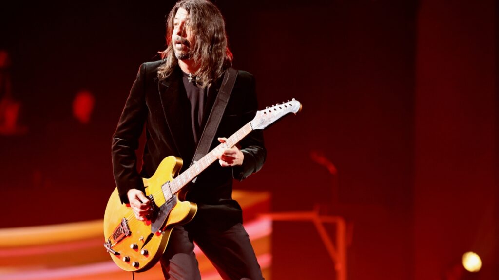 dave-grohl-dusts-off-classic-deep-cut-‘marigold’-for-virtual-charity-concert