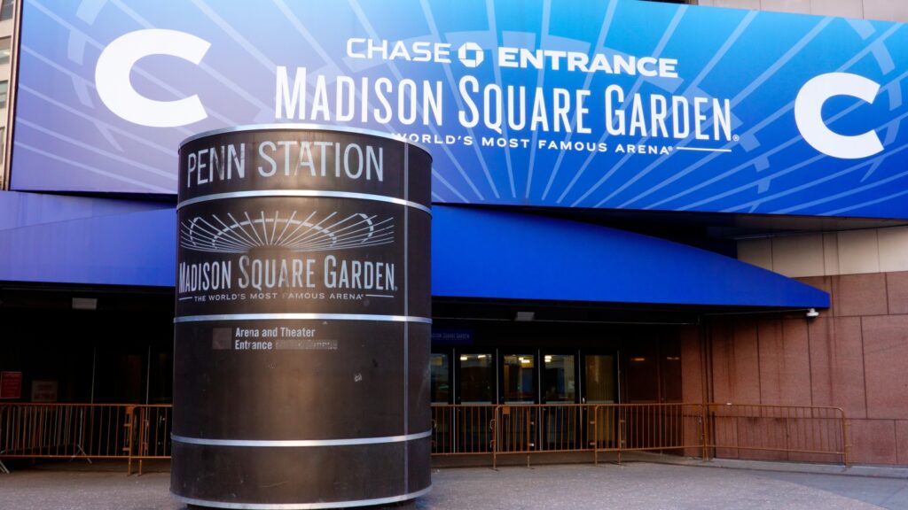 ‘power-run-amok’:-madison-square-garden-uses-face-scanning-tech-to-remove-perceived-adversaries