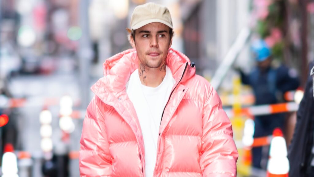 h&m-pulls-justin-bieber-merch-after-pop-star-called-it-‘trash’