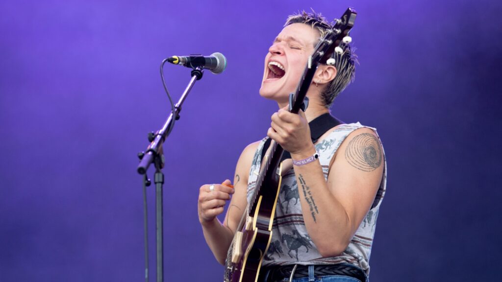 big-thief-invites-students-and-teachers-to-soundchecks-on-tour