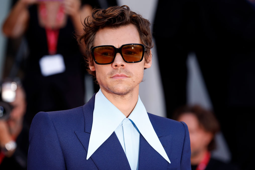 harry-styles-sues-online-vendors-over-unauthorized-merch