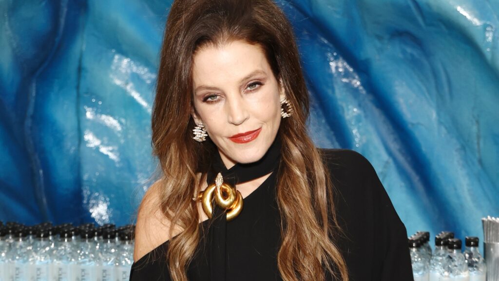 lisa-marie-presley-hospitalized-following-cardiac-arrest
