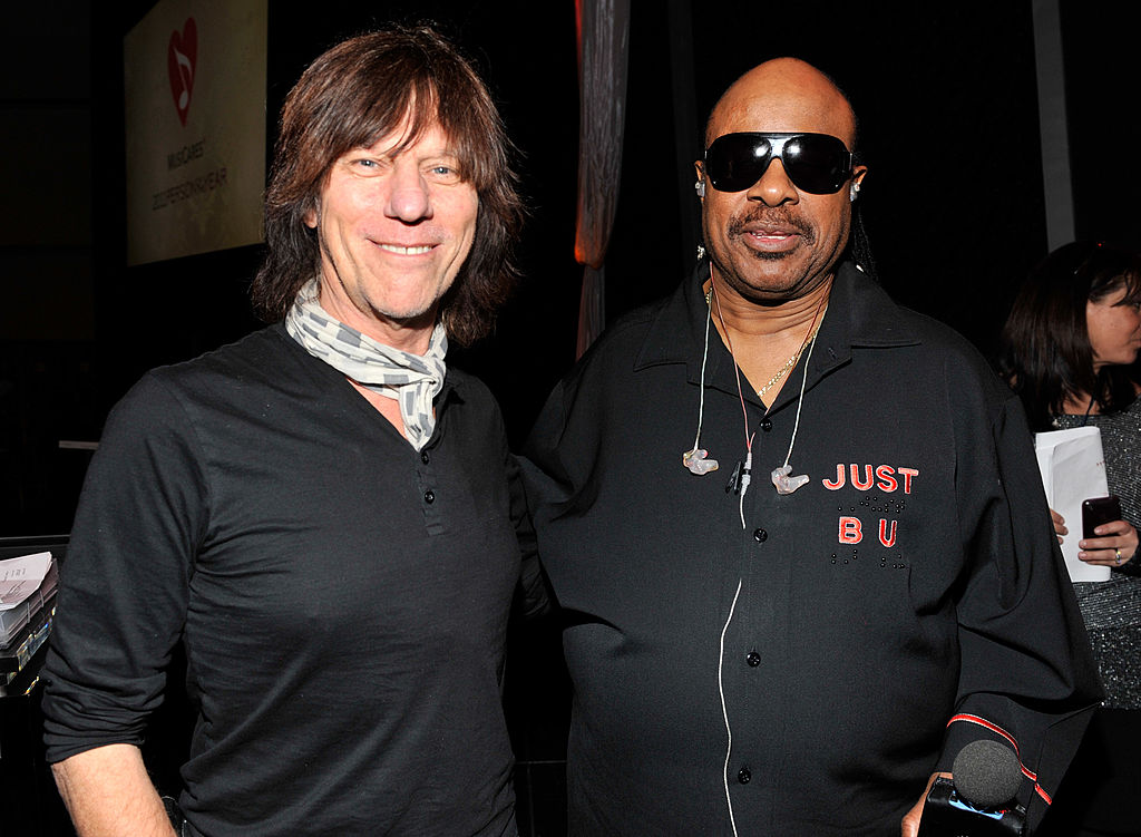 stevie-wonder-remembers-jeff-beck:-‘a-great-soul-who-did-great-music’