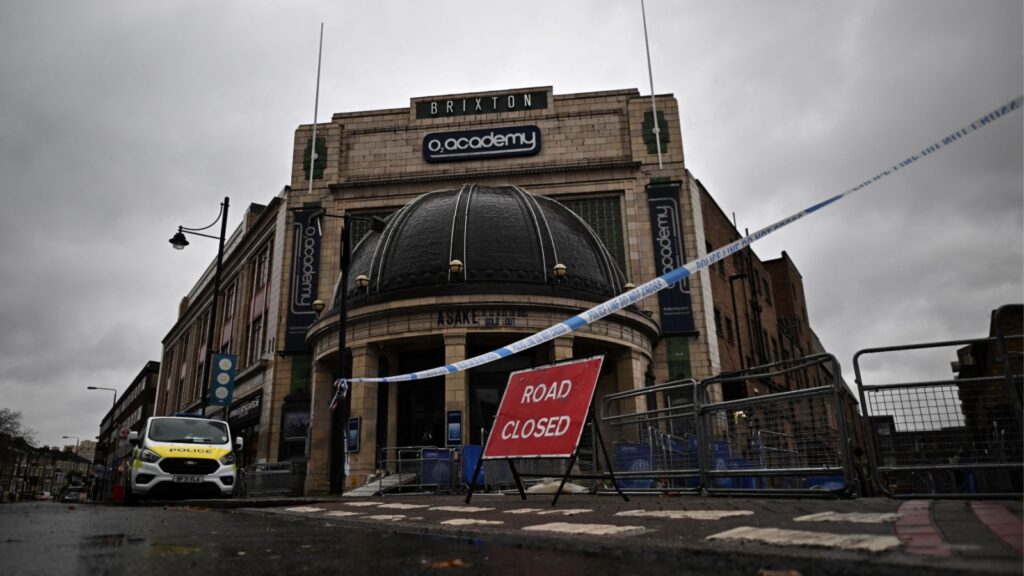 security-guards-at-london-venue-where-two-died-in-crowd-crush-allegedly-took-bribes-to-let-people-in