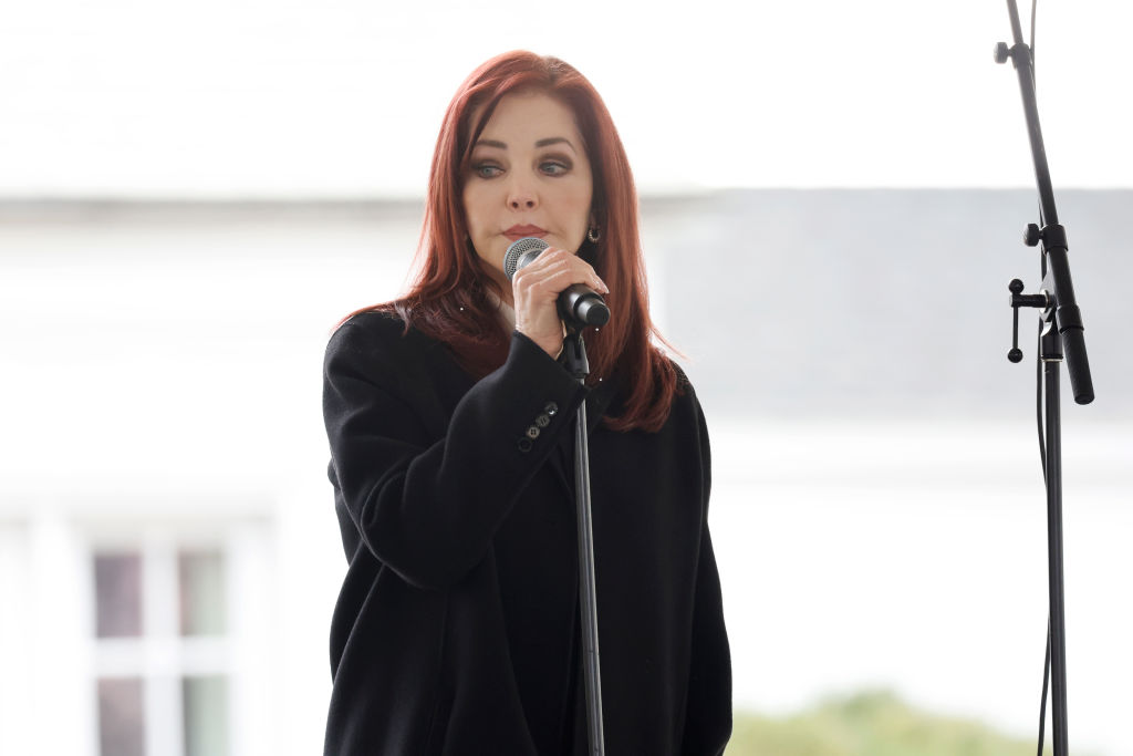priscilla-presley-says-she’s-trying-to-‘keep-our-family-together’-following-lisa-marie’s-death