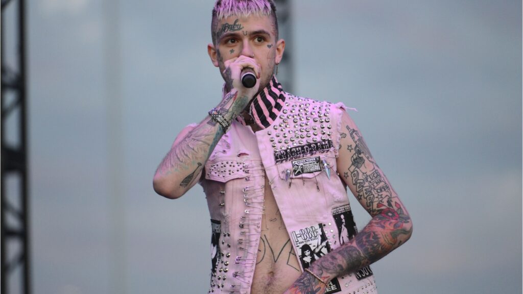 lil-peep’s-music-‘will-be-in-the-care’-of-his-family-after-mother-settles-lawsuit