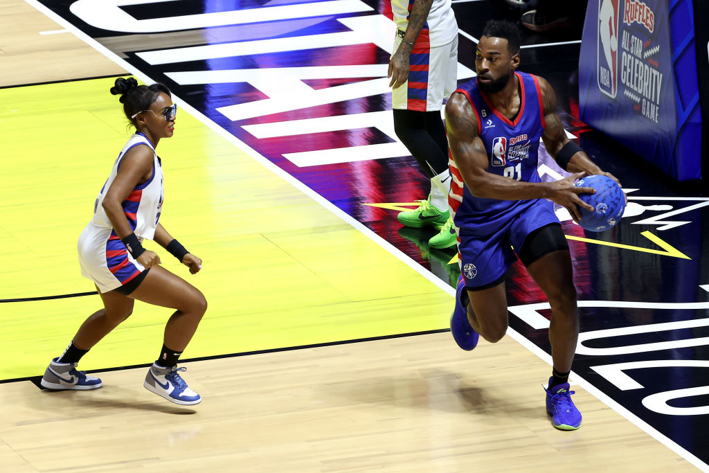 watch-janelle-monae-participate-(but-not-score)-in-the-nba-all-star-celebrity-game