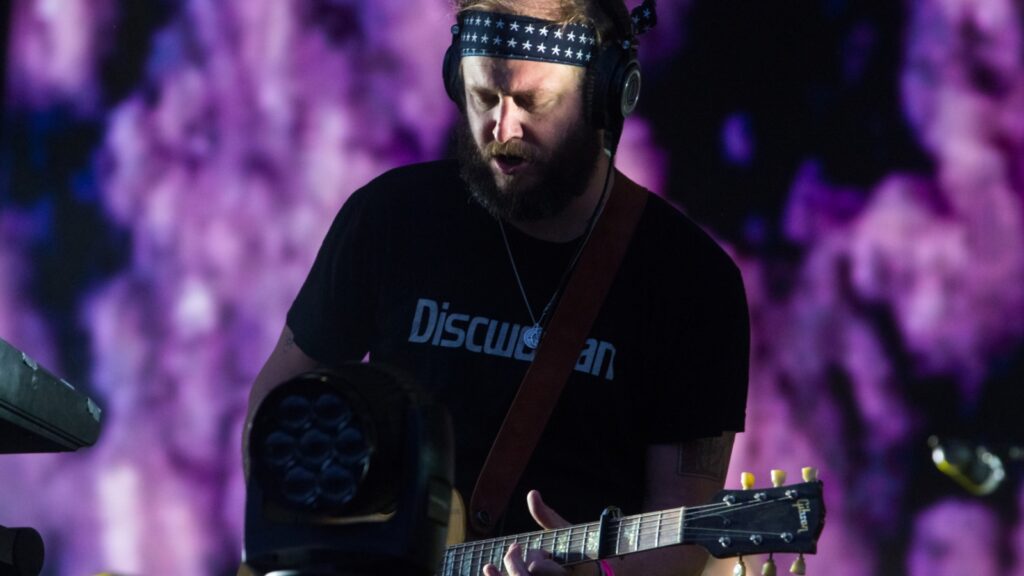 bon-iver-announce-summer-2023-tour
