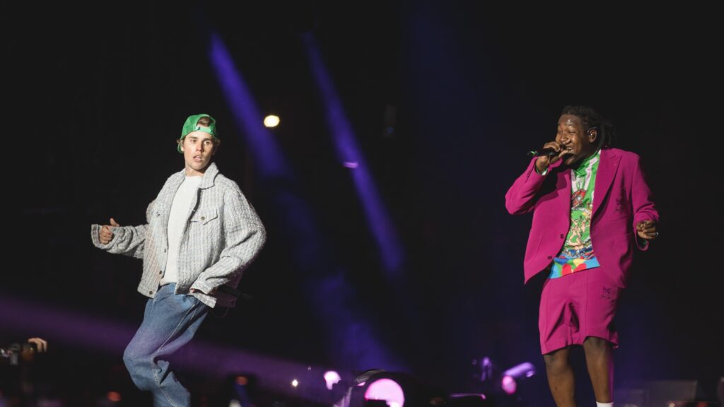 justin-bieber-makes-surprise-appearance-at-don-toliver’s-rolling-loud-gig
