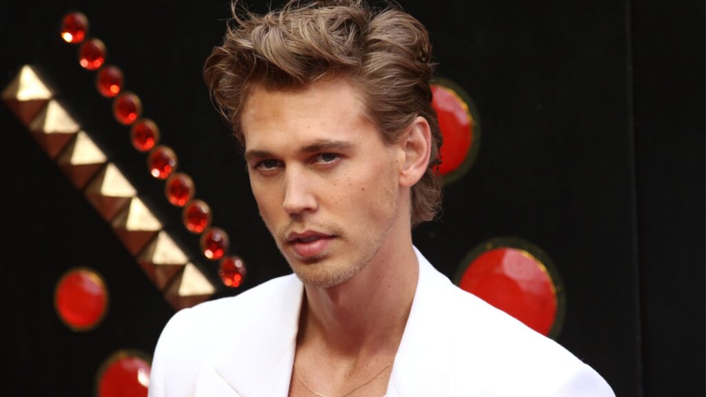 the-‘elvis’-soundtrack-deluxe-edition-has-more-austin-butler-voice,-a-deranged-backstreet-boys-mashup