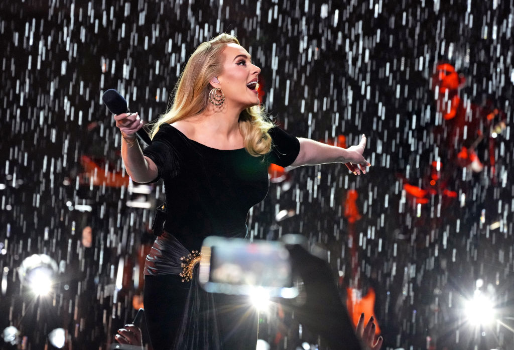 adele-to-extend-‘weekends-with’-las-vegas-residency,-release-concert-film