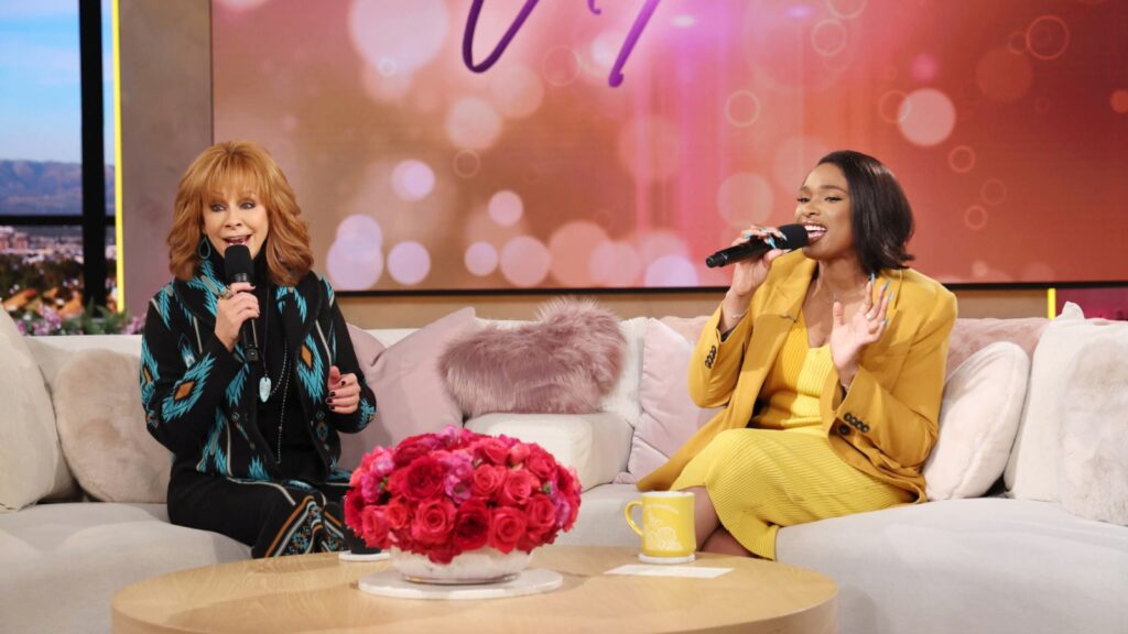 reba-mcentire-delivers-impromptu-‘respect’-cover-with-jennifer-hudson