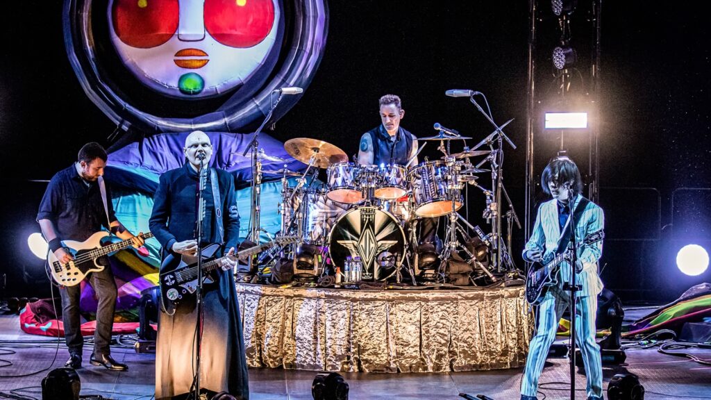 smashing-pumpkins-announce-‘world-is-a-vampire’-summer-amphitheater-tour