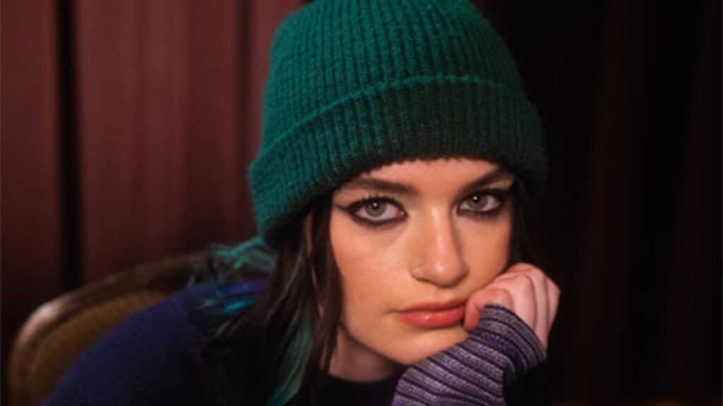 sara-kays-worries-people-she-meets-will-get-‘bored’-of-her-on-relatable-new-single